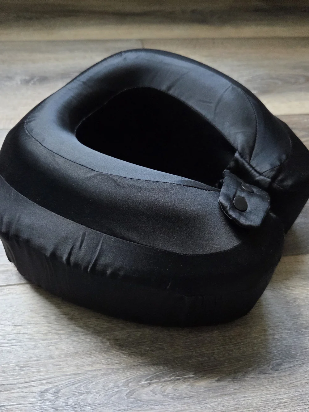 Real Silk Travel Neck Pillow - Black